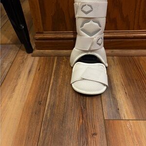 Kids' White Protective Boots